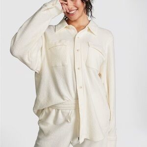 VS Pink Reverse Fleece Shacket Cream Color XL cozy